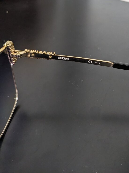 moschino square shape gold frame tortoise shell purple lens sunglasses main image 7